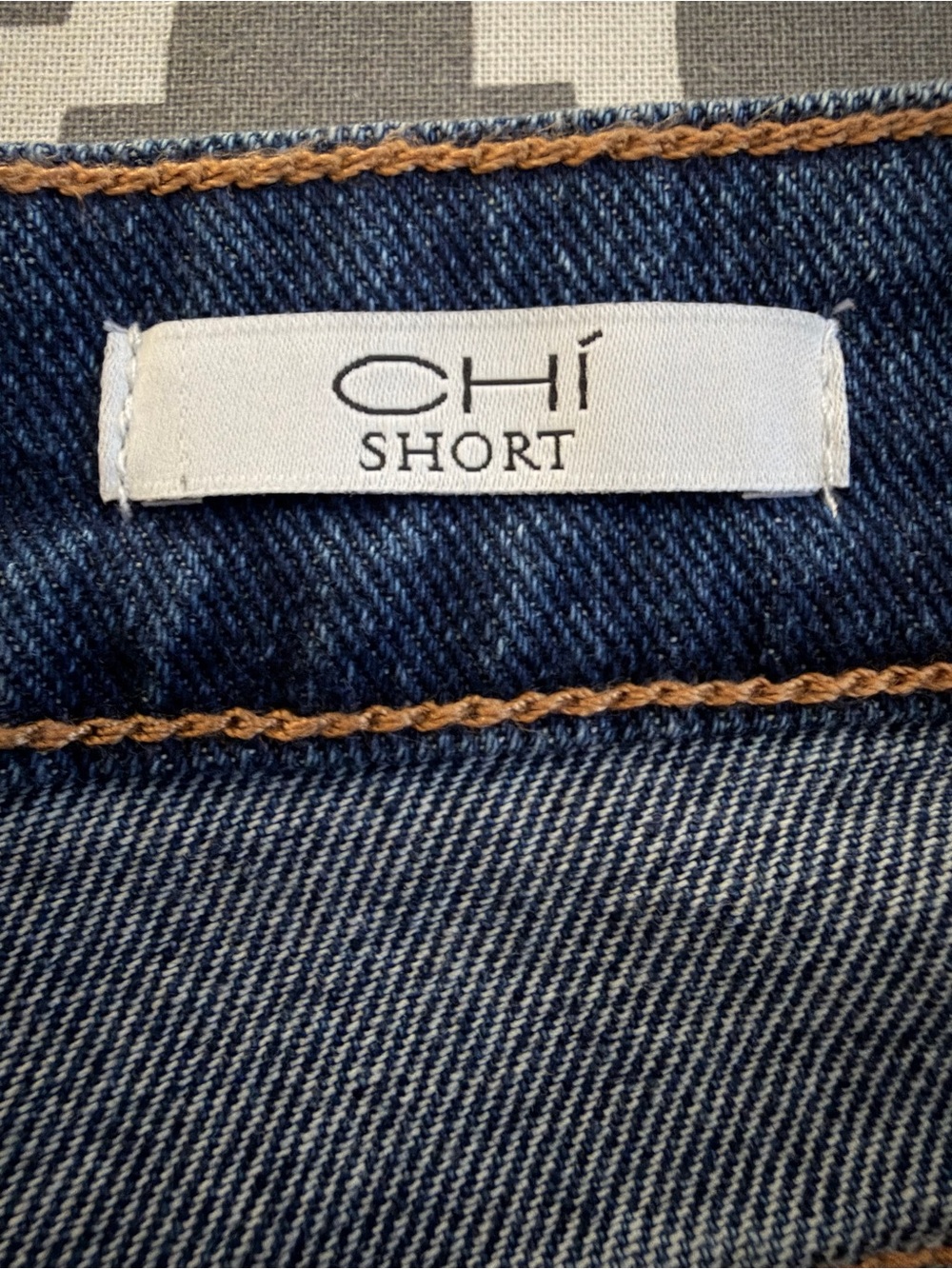 NWT SOFIA VERGARA Chi Dark Wash Mid Rise Cut Off Denim Jean Shorts Size 16 - Picture 9 of 11